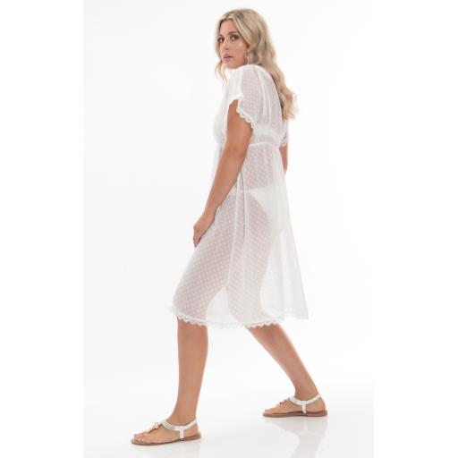 Pia Rossini Malibu White Dotty Cover uip.jpg